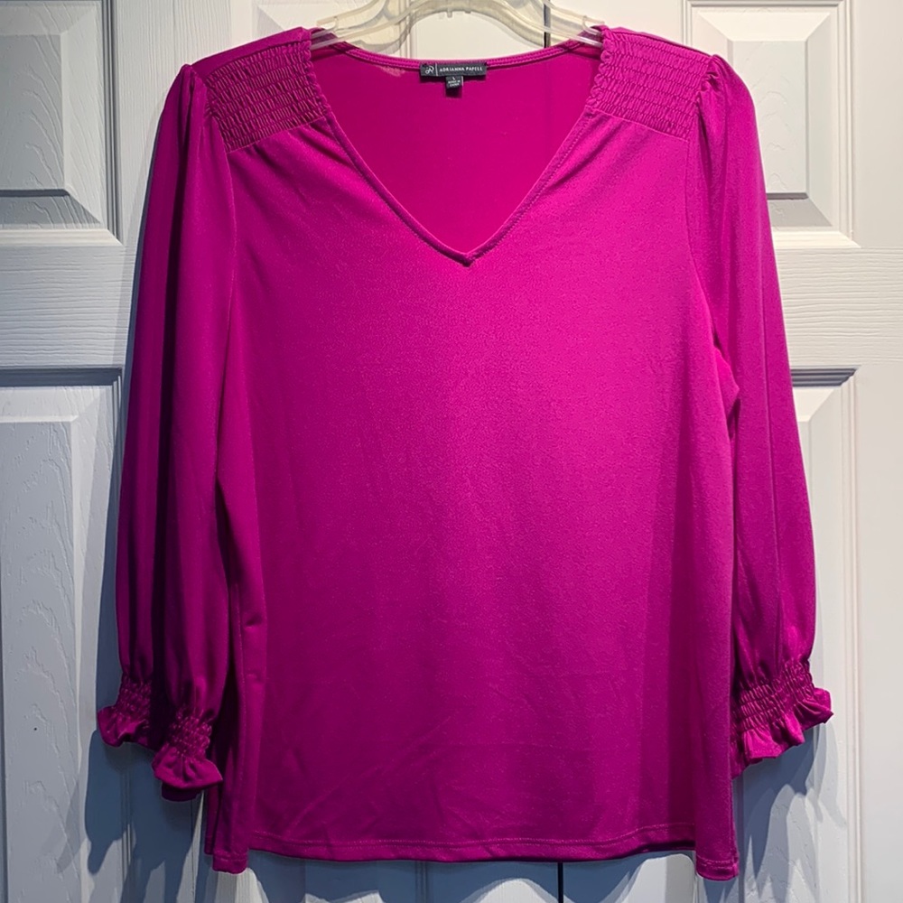 Adrianna Papell Long Sleeved top gathered wrist great color!